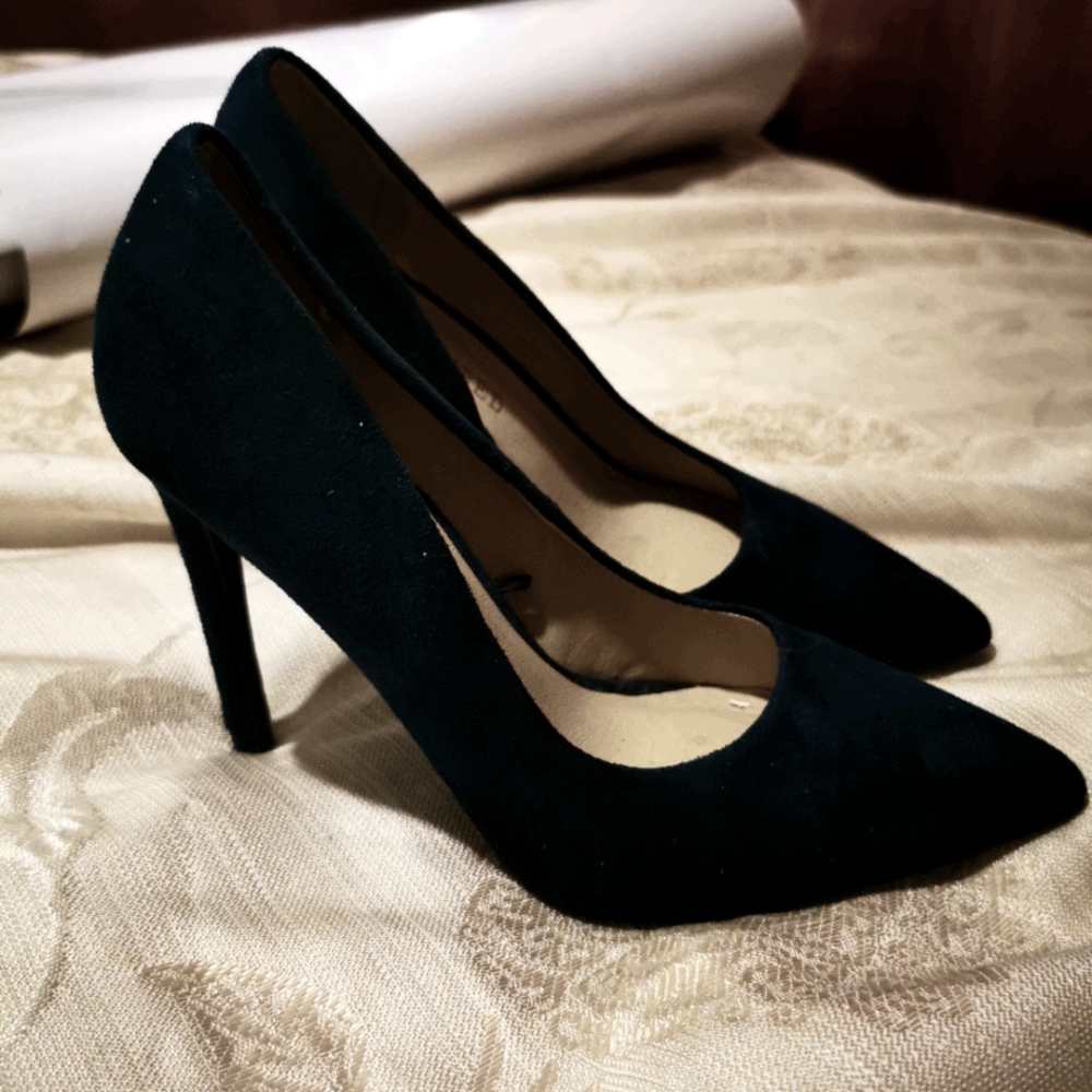 Stunning pair of ladies heels